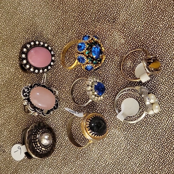 Rings (8) - Picture 2 of 3